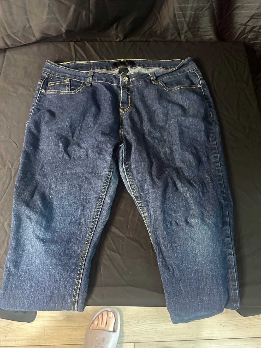 Women's Dark Blue Denim Jeans-Rocawear embroidered pockets-size 16-#637